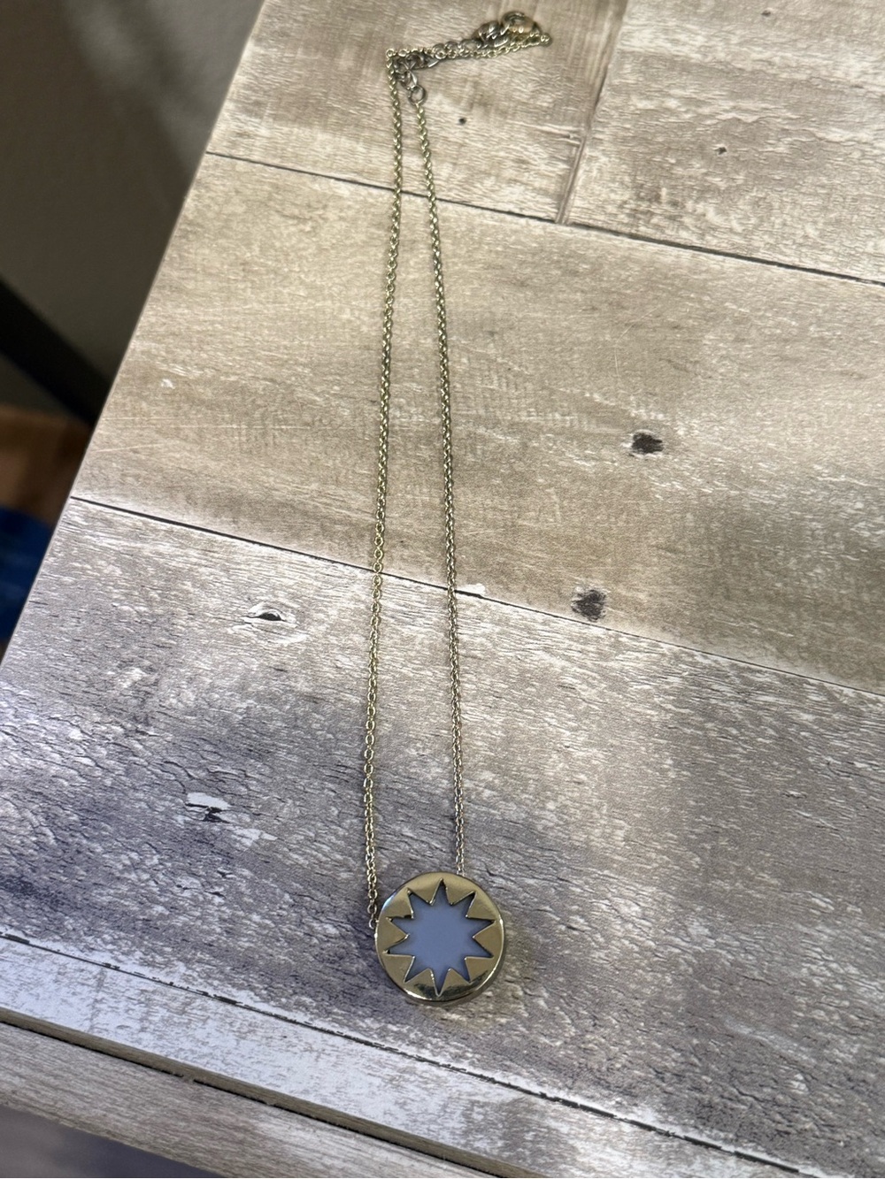 House of Harlow 1960 Sunburst Pendant Necklace blue